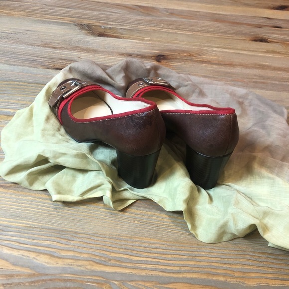 Nine West Heels with Buckles and Red Trim - Picture 8 of 8